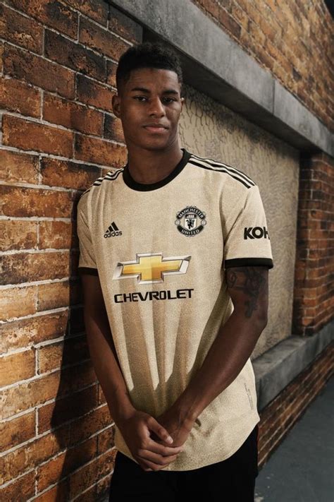 adidas preto usado pelos jogador|manchester united uniforms.